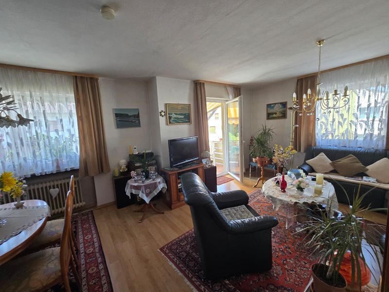 Attraktives 4-Parteienhaus im Rheingau – 4 Wohneinheiten, 4 Garagen und Kapitalanlage mit Potenzial